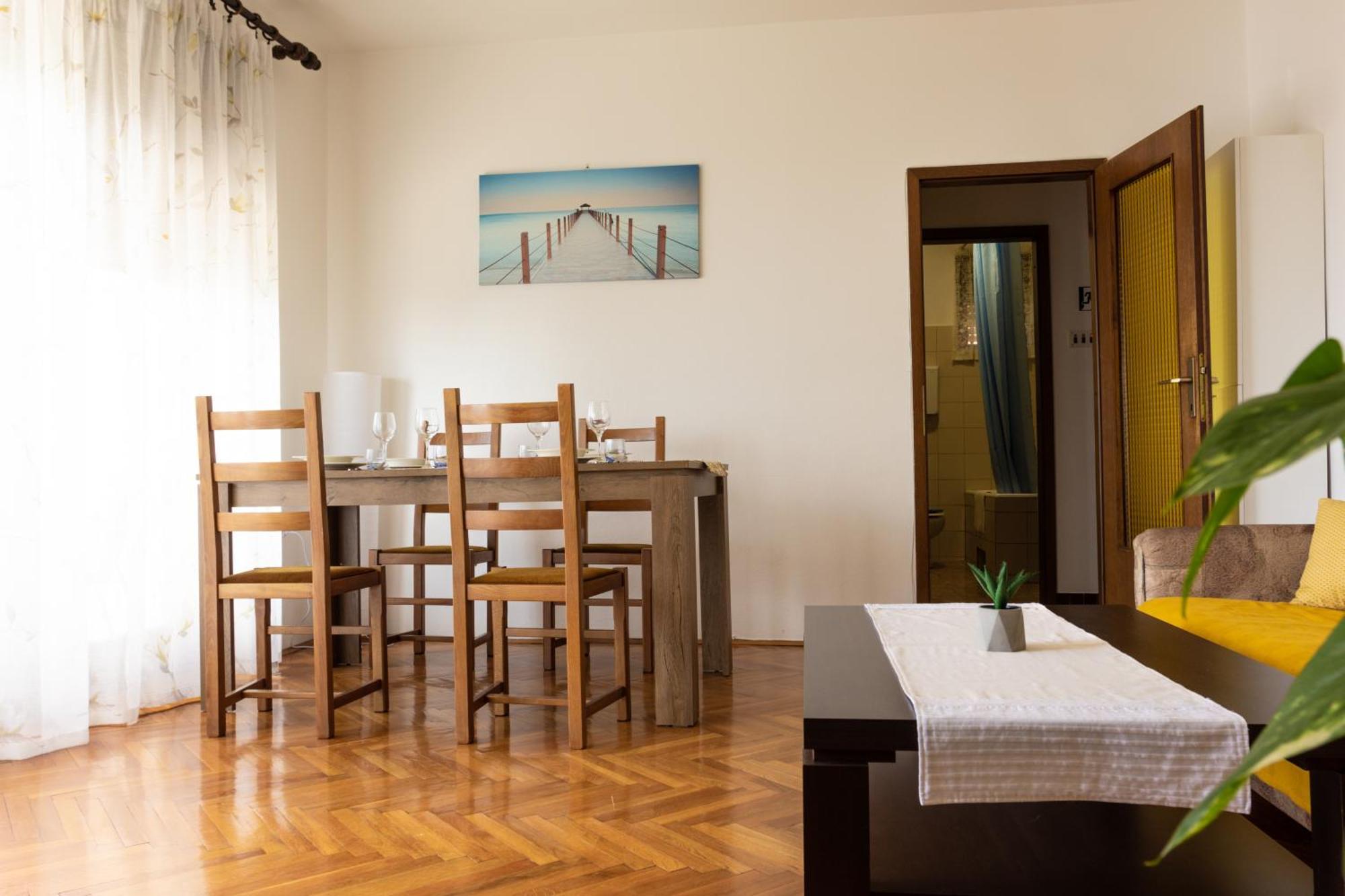 카스타브 Sea View Retreat With 170Mbps Wifi And Sunny Balcony 아파트 외부 사진