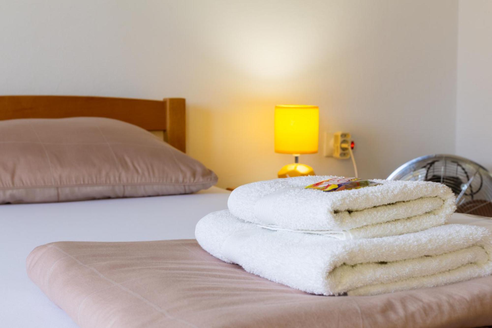 카스타브 Sea View Retreat With 170Mbps Wifi And Sunny Balcony 아파트 외부 사진