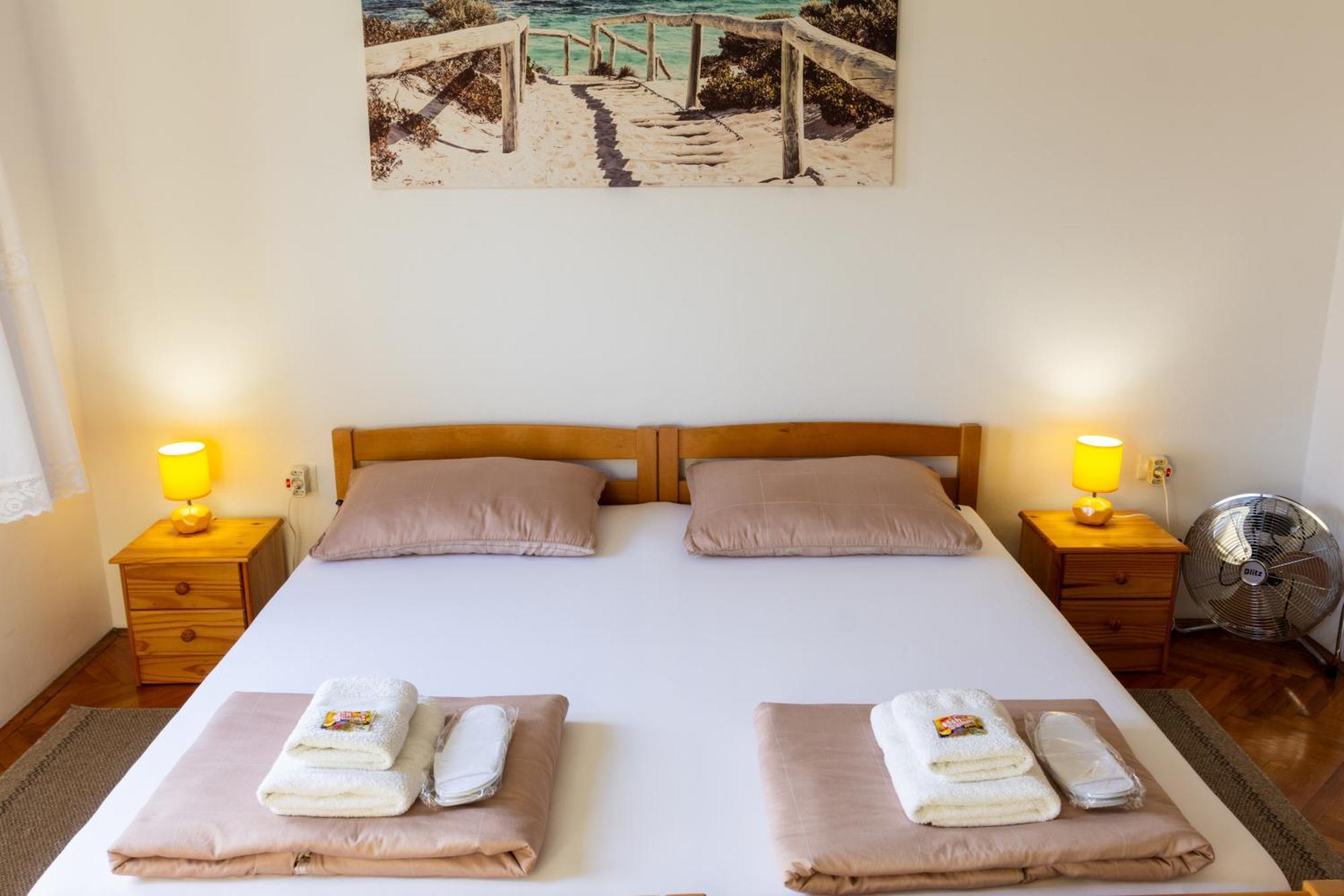 카스타브 Sea View Retreat With 170Mbps Wifi And Sunny Balcony 아파트 외부 사진