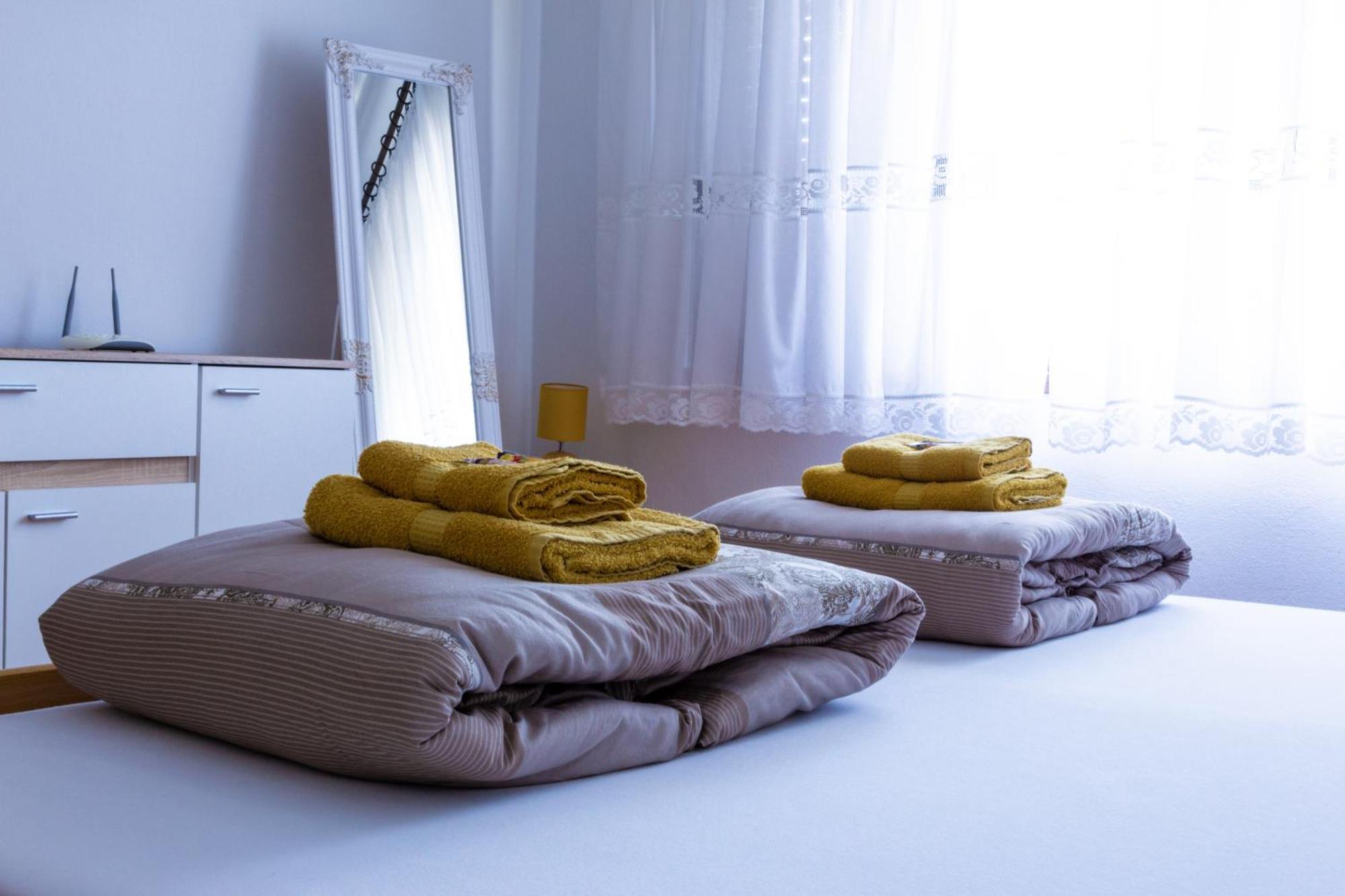 카스타브 Sea View Retreat With 170Mbps Wifi And Sunny Balcony 아파트 외부 사진