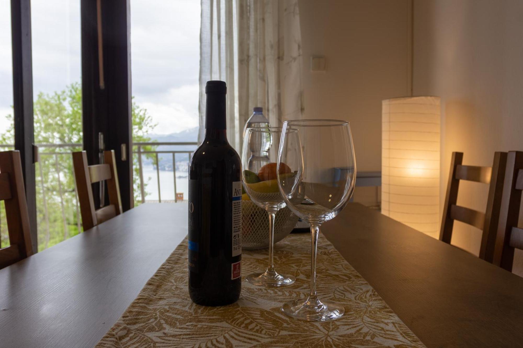 카스타브 Sea View Retreat With 170Mbps Wifi And Sunny Balcony 아파트 외부 사진