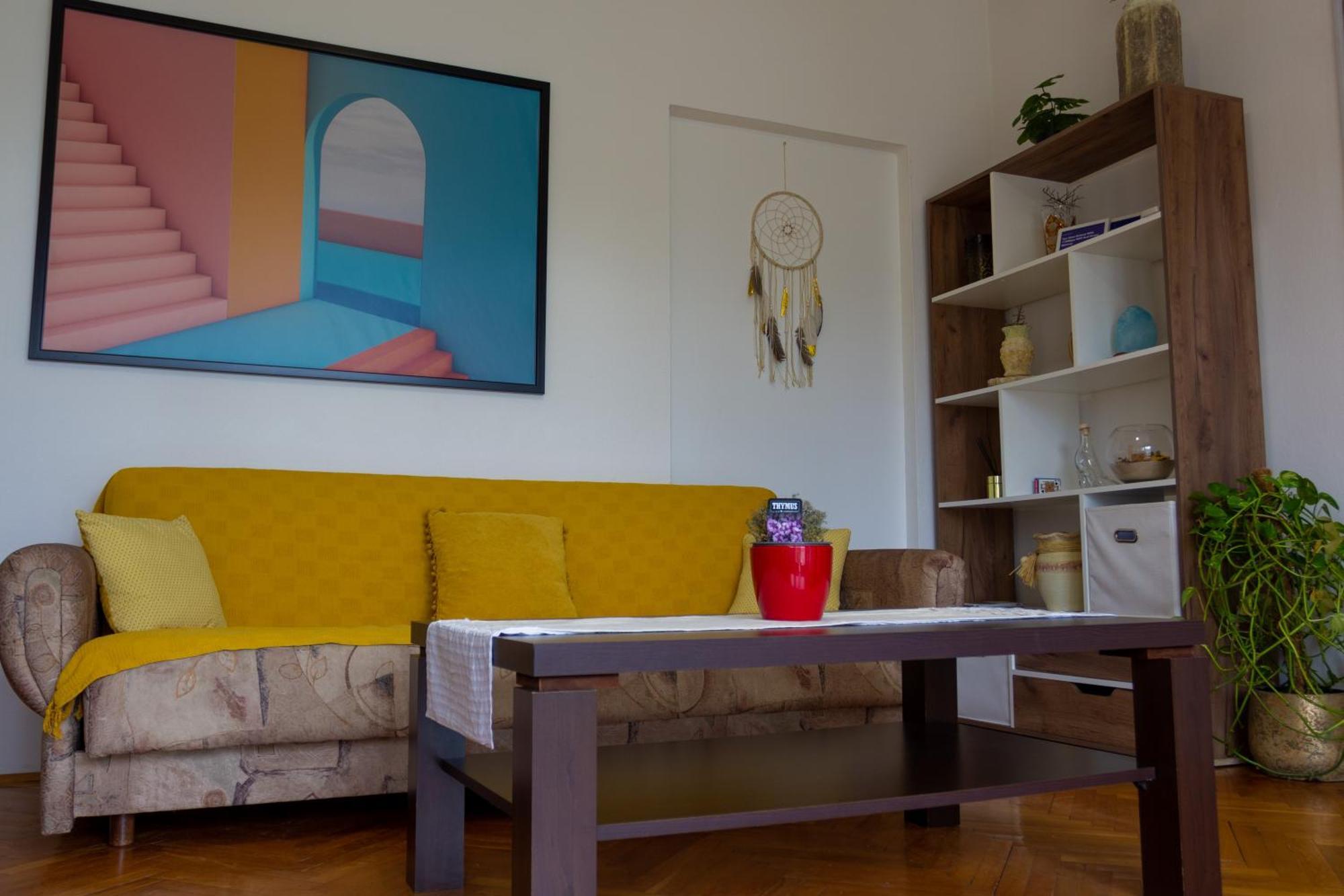 카스타브 Sea View Retreat With 170Mbps Wifi And Sunny Balcony 아파트 외부 사진